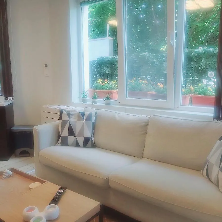 Saint Nicholas Varna Lovely 2 Bedroom Apartment With Sunny Garden