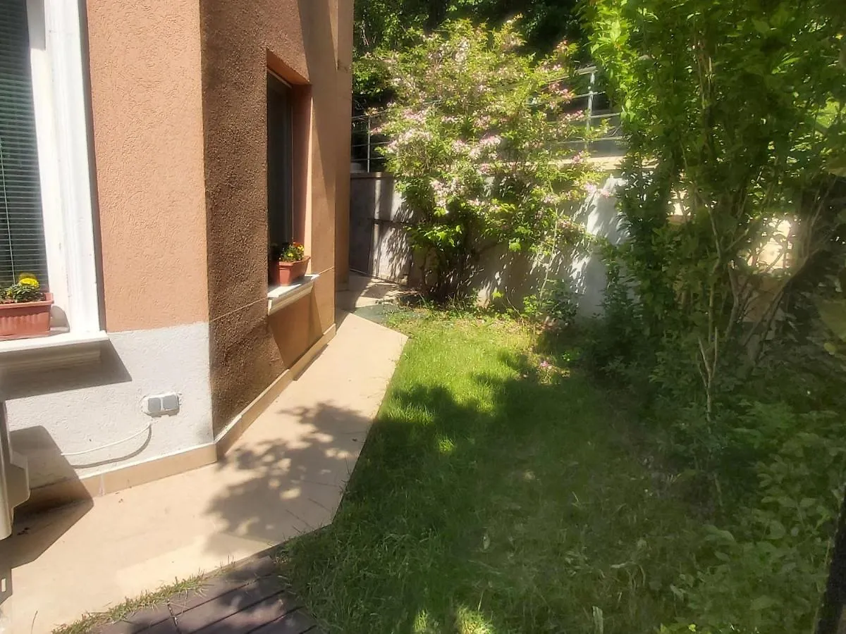 Saint Nicholas Varna Lovely 2 Bedroom Apartment With Sunny Garden 0*,  Βουλγαρία